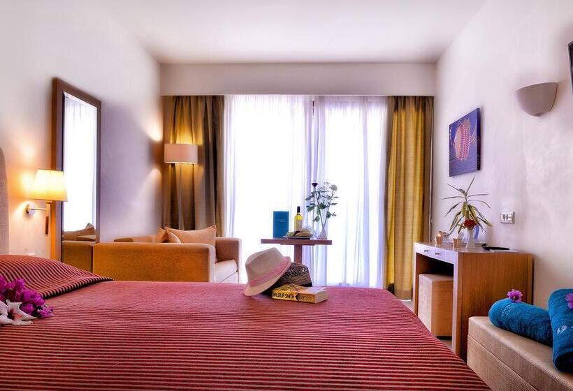 Номер Стандарт Вид на Сад, Blue Sea Beach Affiliated by Melia