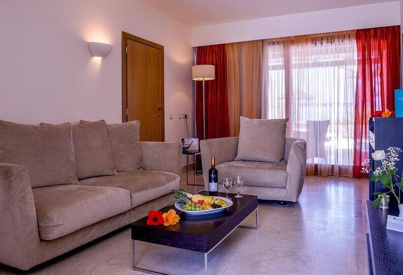 Люкс с Бассейном, Blue Sea Beach Affiliated by Melia