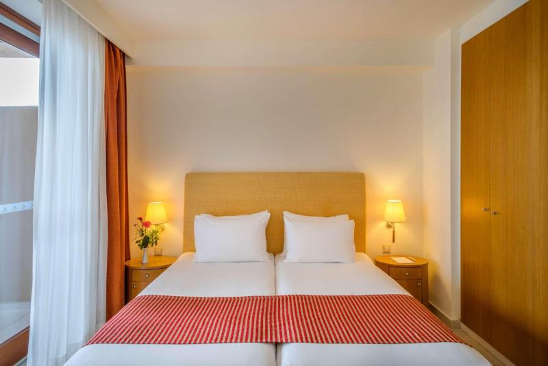 Семейный Номер, Blue Sea Beach Affiliated by Melia