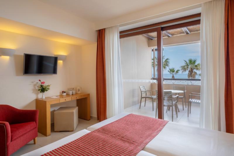 Семейный Номер, Blue Sea Beach Affiliated by Melia