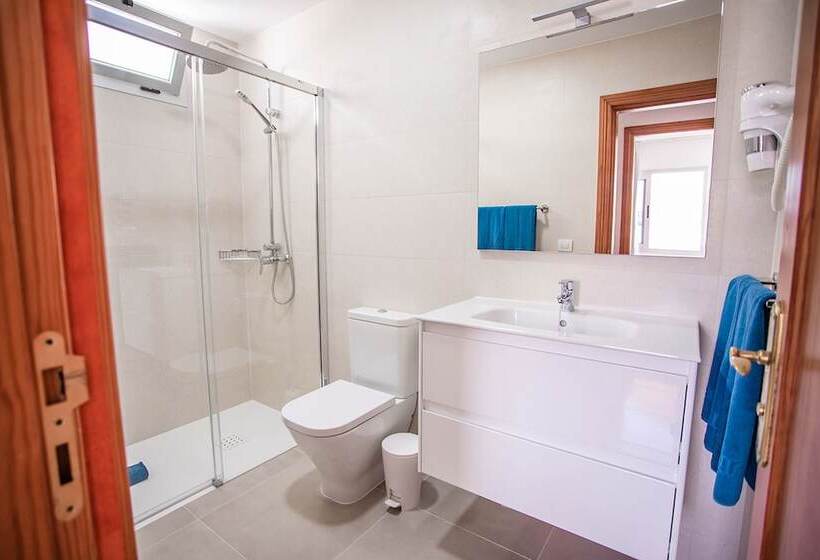 استودیو استاندارد با چشمانداز دریا, Servatur Montebello