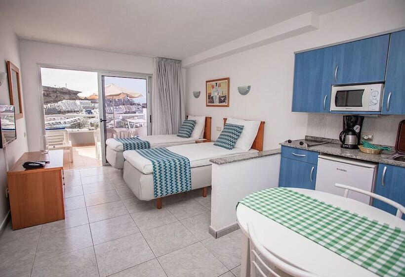 استودیو استاندارد با چشمانداز دریا, Servatur Montebello