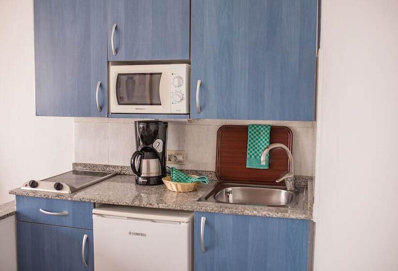 استودیو استاندارد با چشمانداز دریا, Servatur Montebello