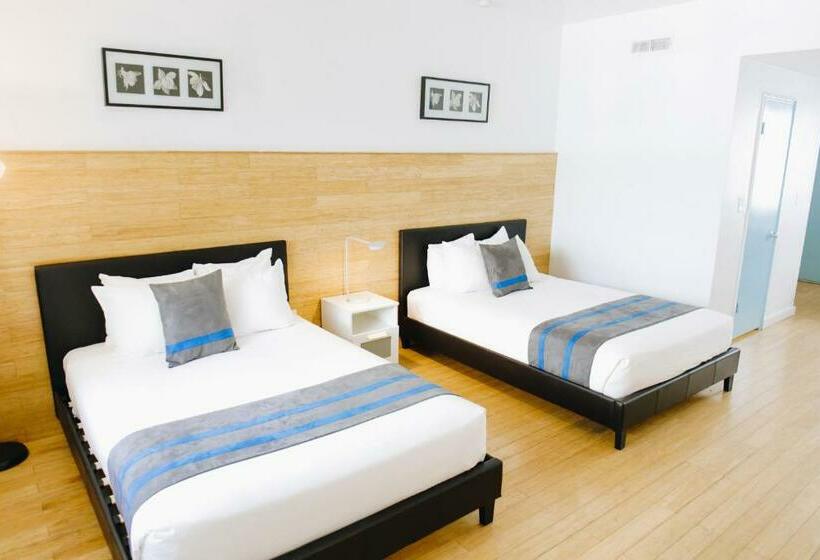 جناح جونيور, Aqua Hotel & Suites