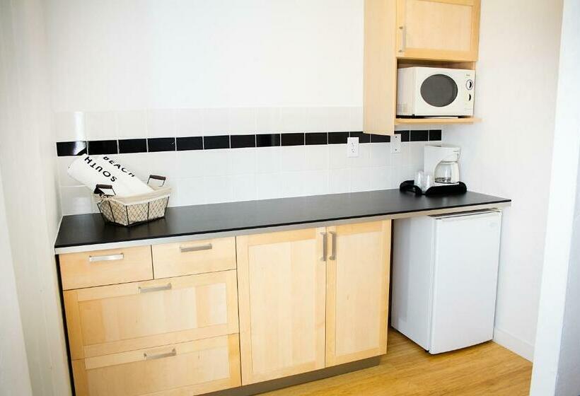 جناح, Aqua Hotel & Suites