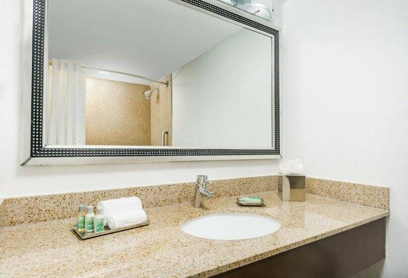 Номер Стандарт 2 Двуспальные Кровати, Coco Key Hotel & Water Park Resort