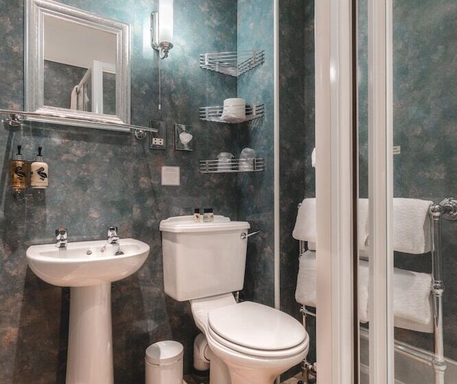 חדר סטנדרט, Ceilidh Donia