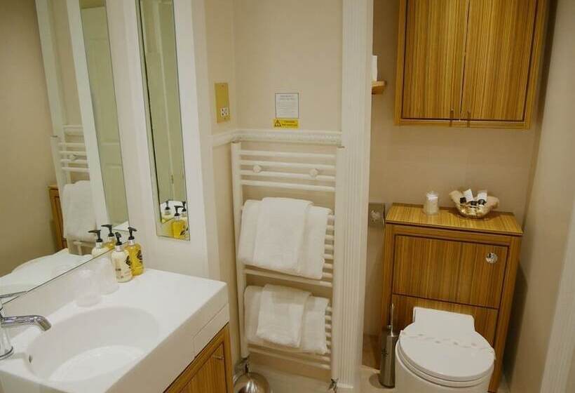 חדר סטנדרט, Ceilidh Donia