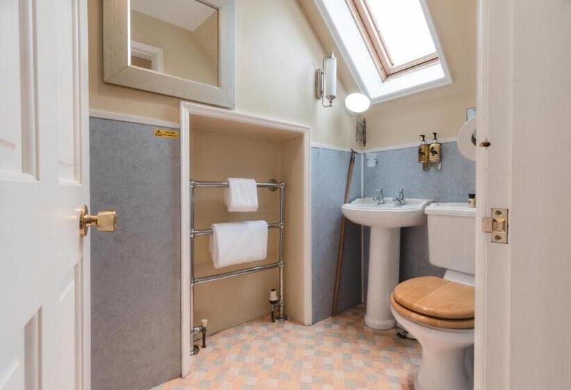 חדר סטנדרט יחיד, Ceilidh Donia