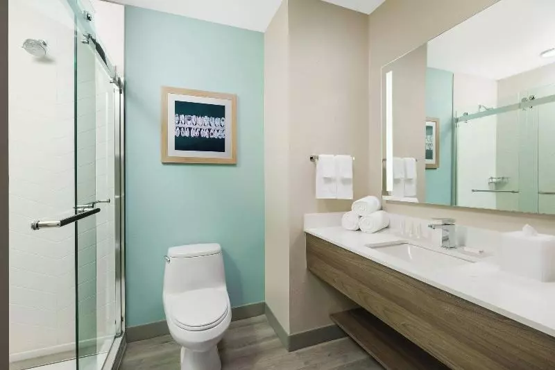プールビュースタンダードルーム, Fairfield By Marriott Inn & Suites Marathon Florida Keys