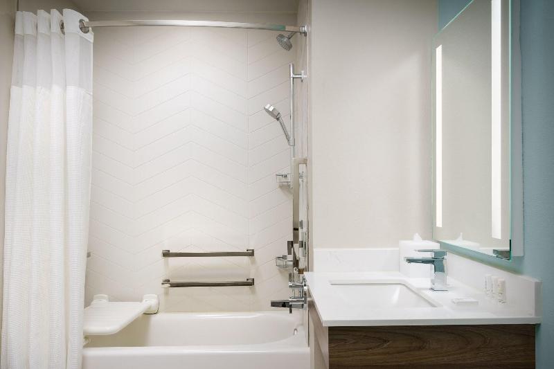 اتاق استاندارد برای معلولان, Fairfield By Marriott Inn & Suites Marathon Florida Keys