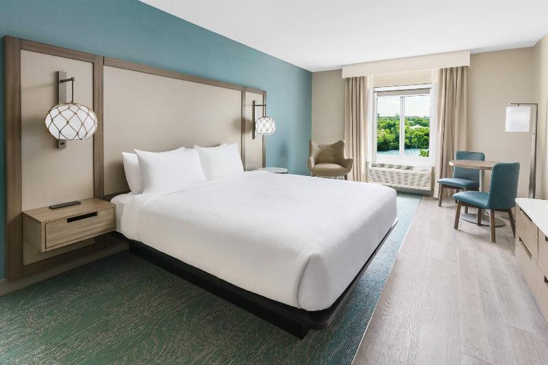 プールビュースタンダードルーム, Fairfield By Marriott Inn & Suites Marathon Florida Keys