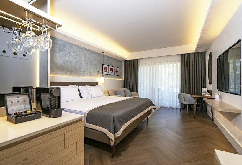 Deluxe Room Side Sea View, Lara Barut Collection  Ultra All Inclusive