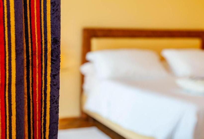 海景套房, Luna Lughente