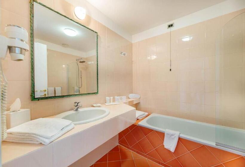 高级大房间, Luna Lughente