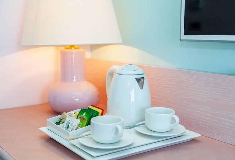 高级大房间, Luna Lughente