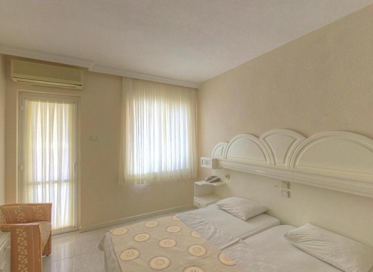 Номер Стандарт Трехместный, Meryemana