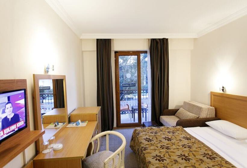 Номер Стандарт, Perdikia Beach