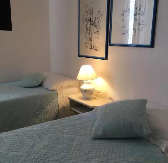 Standard Room, Su Barchile