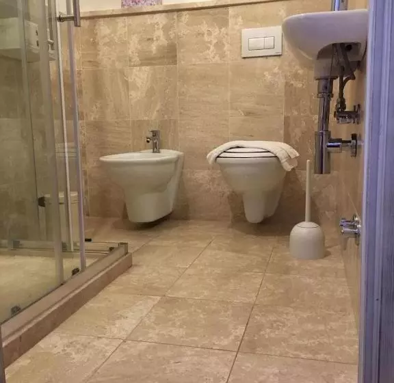 Standard Room, Su Barchile