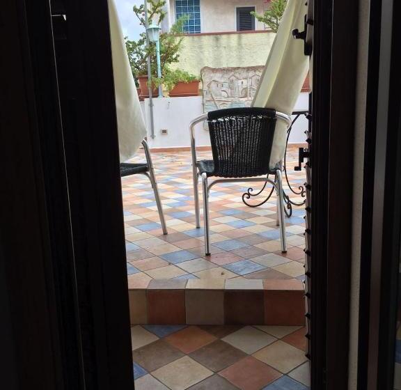 标准间, Su Barchile