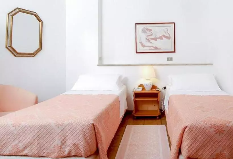 Superior Room, Su Barchile