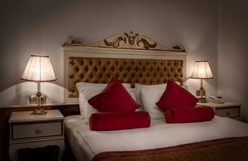 اتاق پرمیوم, Tuvana