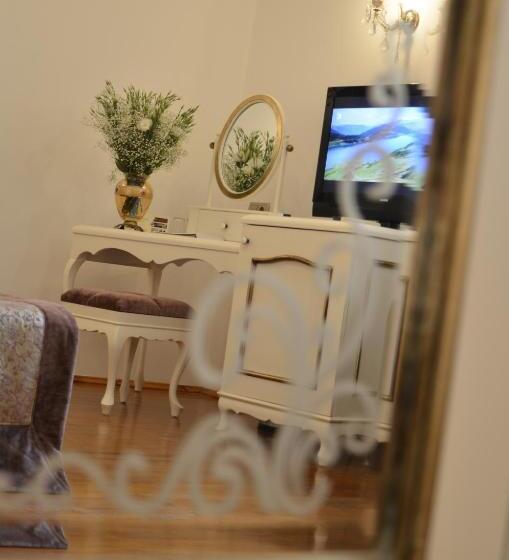 اتاق پریمیوم سه تخته, Tuvana