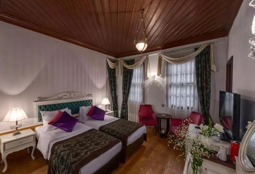 اتاق اکونومی, Tuvana