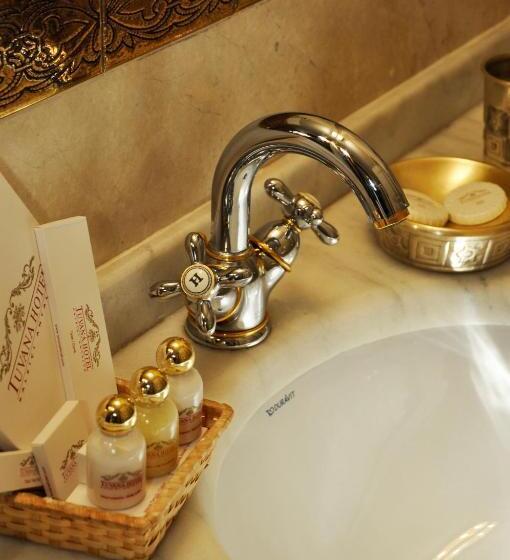 Economy Triple Room, Tuvana