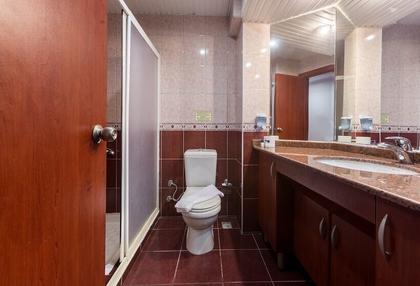 חדר סטנדרט לשלושה, Wasa