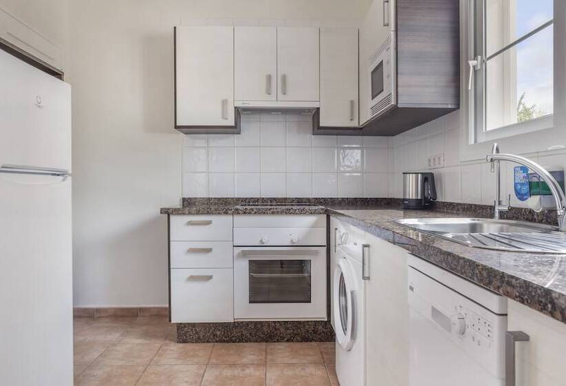 شقة غرفتين, Jardines del Sol