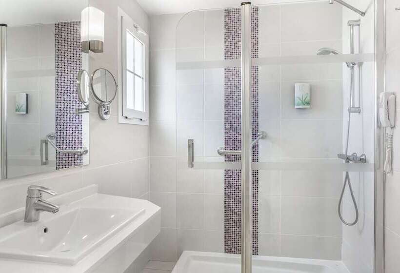 فيلا 4 غرف نوم, Jardines del Sol