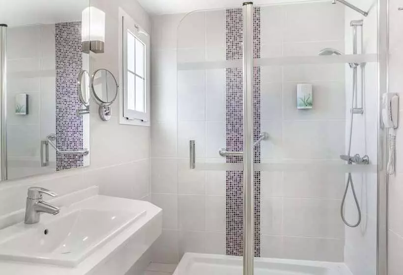 ویلای 4 خوابه, Jardines del Sol