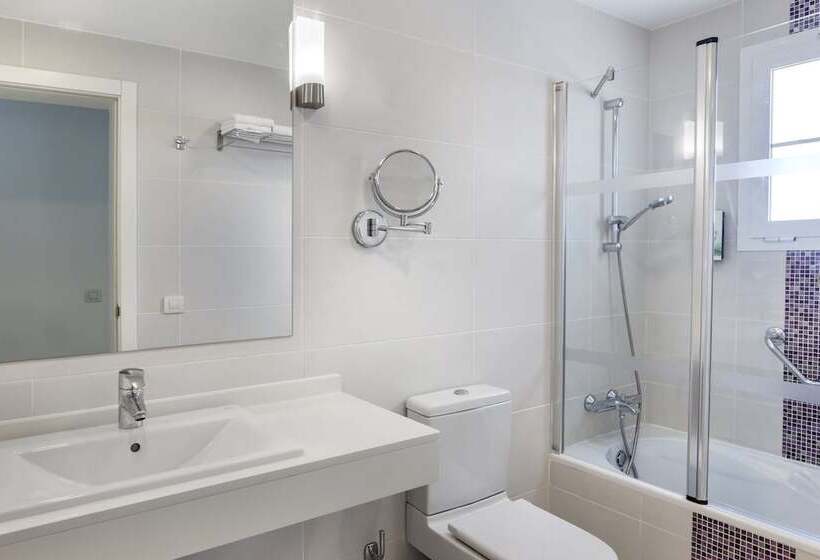 فيلا 4 غرف نوم, Jardines del Sol