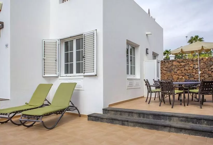 ویلای 4 خوابه, Jardines del Sol