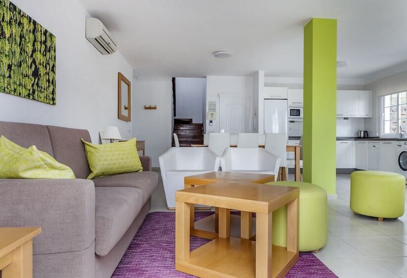 فيلا 4 غرف نوم, Jardines del Sol