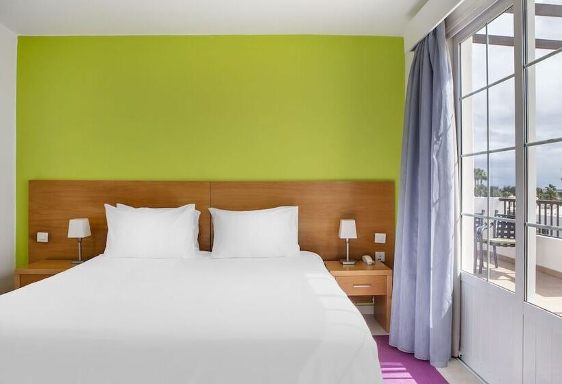 فيلا 4 غرف نوم, Jardines del Sol