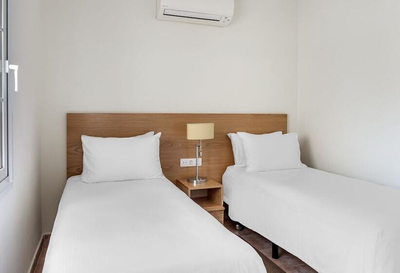 فيلا 4 غرف نوم, Jardines del Sol