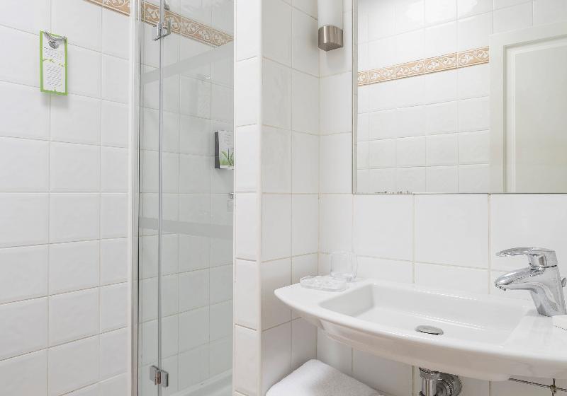 شقة غرفة واحدة, Jardines del Sol