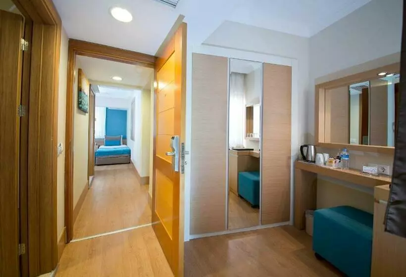 اتاق خانوادگی تودرتو, Limak Limra Hotel & Resort Kemer   Kids Concept
