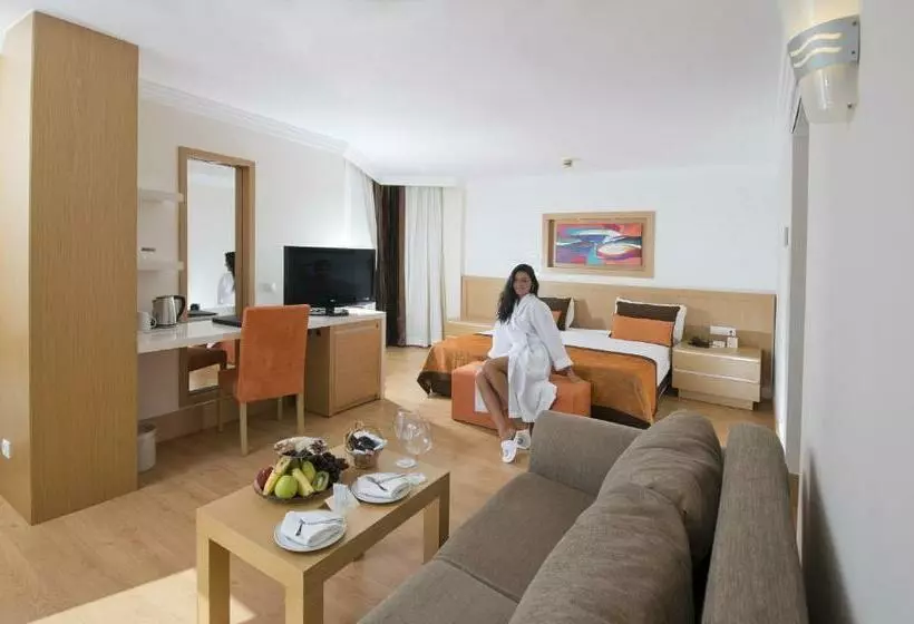 سوئیت با وان آب گرم, Limak Limra Hotel & Resort Kemer   Kids Concept