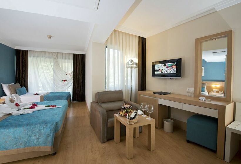 Номер Стандарт Трехместный, Limak Limra Hotel & Resort Kemer   Kids Concept