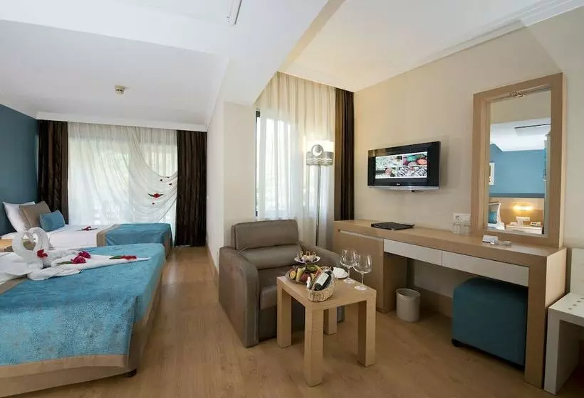 اتاق استاندارد سه نفره, Limak Limra Hotel & Resort Kemer   Kids Concept