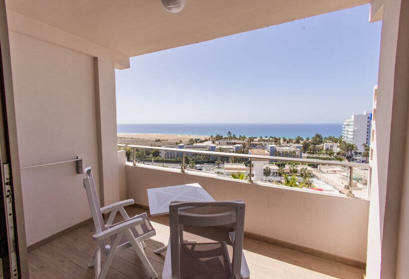 オーシャンビューバルコニー付きワンベッドルームアパートメント, Servatur Alameda de Jandía