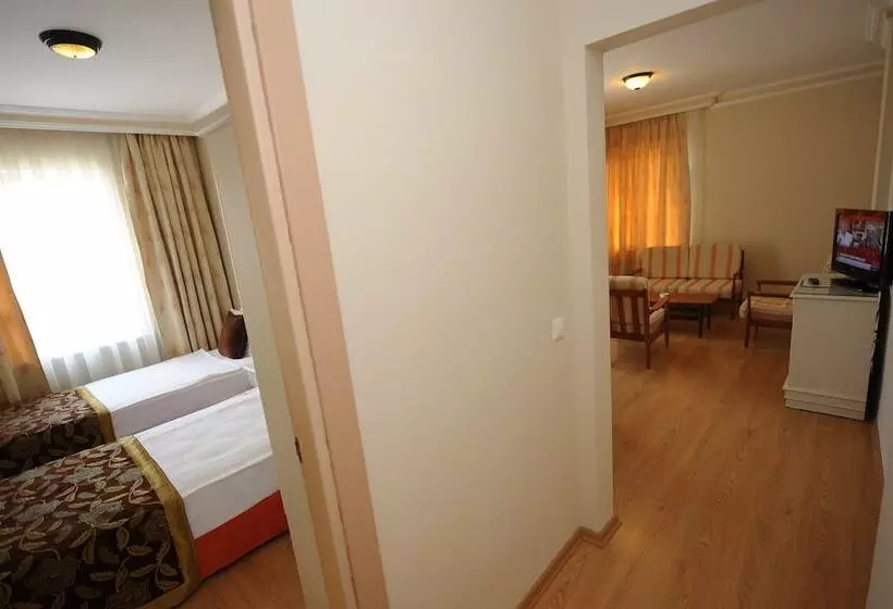 سوییت جونیور, Suite Laguna Otel