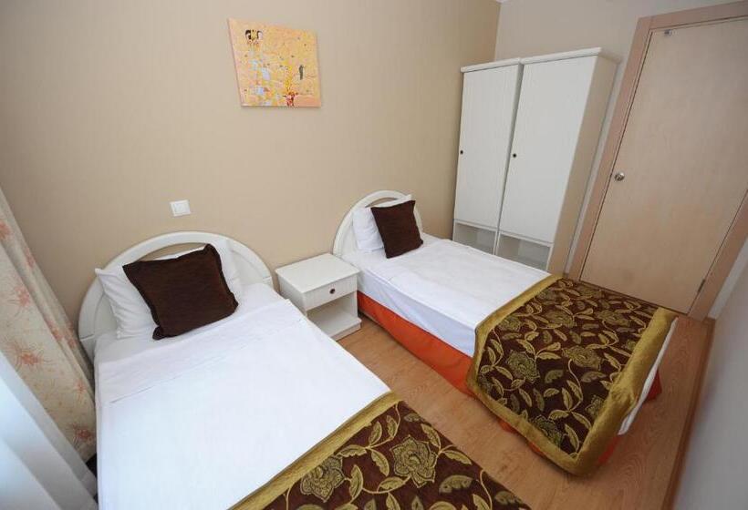 سوییت جونیور, Suite Laguna Otel