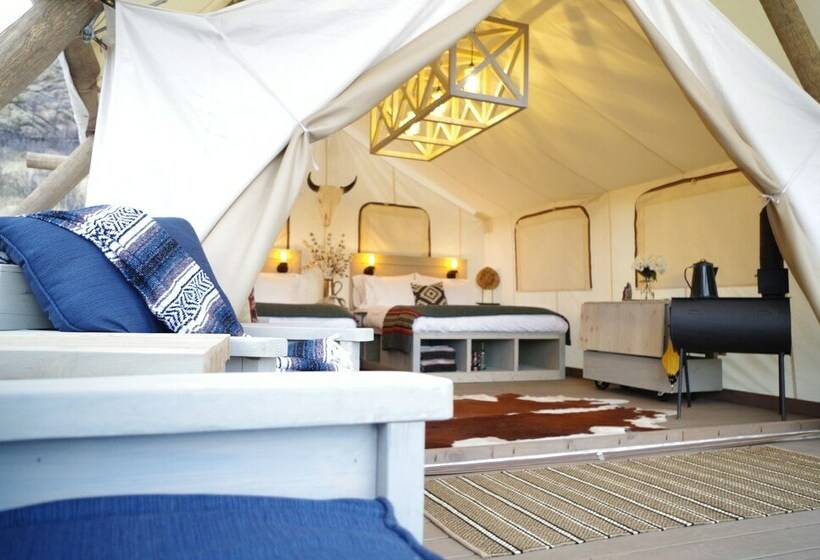 كوخ ديلوكس, Black Tree Resort