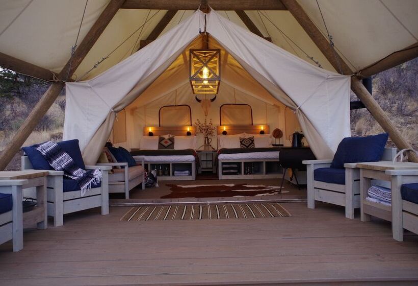 كوخ ديلوكس, Black Tree Resort