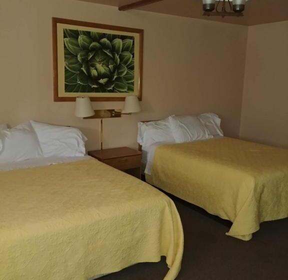 Четырехместный Номер Классик, Cactus Inn
